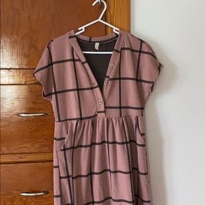 Mid-length Piper & Scoot dress, nursing friendly